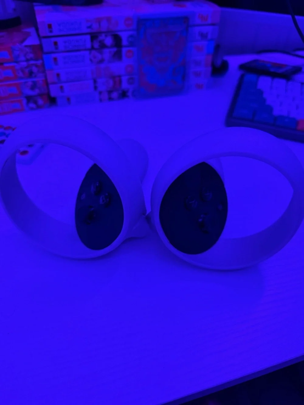 Standalone White VR Headset with Decorative Front Sticker